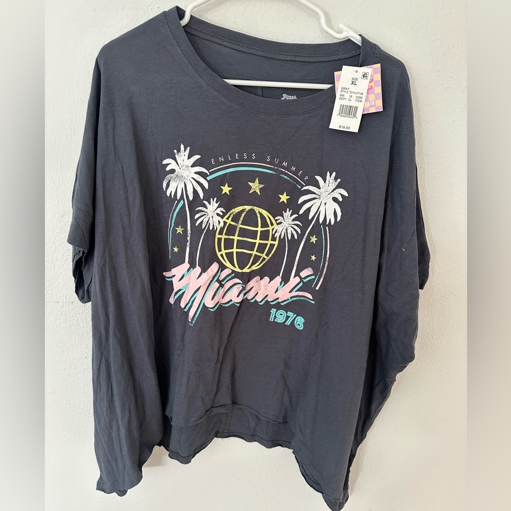 NWT vintage inspired tee